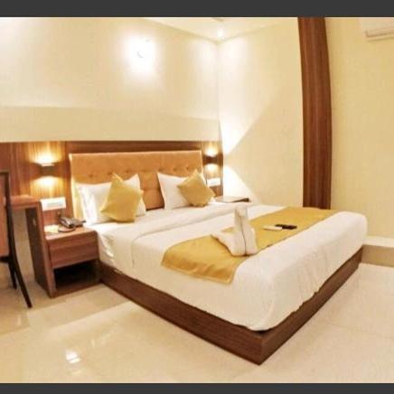 Hotel Emerald Near T2 International Airport Bombay Eksteriør billede